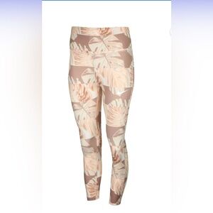 NWOT NIKE dri fit leggings. Size medium